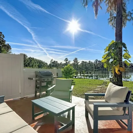 Luxurious Fishing Lake Paradise Close to Busch Garden/Moffitt Cancer Center/USF