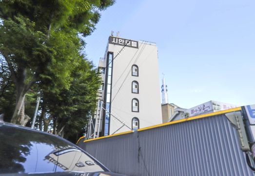 모텔 주차 공간