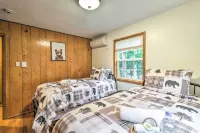 Walk to Wolf Run Lake Cottage with Furnished Deck Các khách sạn ở Xã Franklin