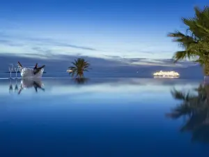 ビル & クー ミコノス