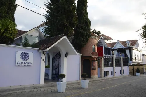 Casa Bonita Hotel & Luxury Residence