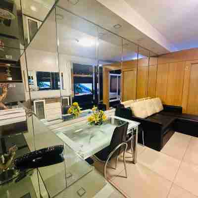 Ritzy Pasay Getaway - Entire Apartment for Rent Others