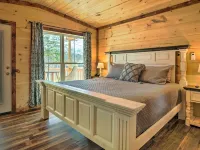 Lakefront Trenton Cabin ~ 10 Mi to Drive-in! Hotels in Dade County