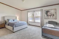 Fish & Relax Fireside: Mink Lake Retreat! - Homestays