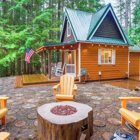 Adorable A-Frame Cabin, Steps to Lake Cushman!