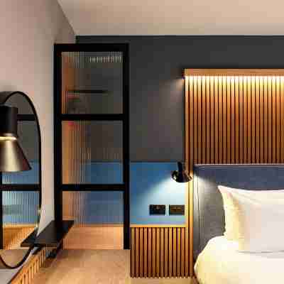 Village Hotel Manchester Ashton Rooms