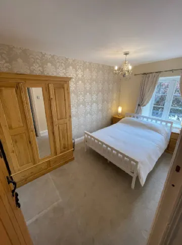 Chew Valley Retreat Suite 酒店