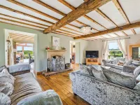 Meagill farmhouse-hot tub country Hotels in Otley