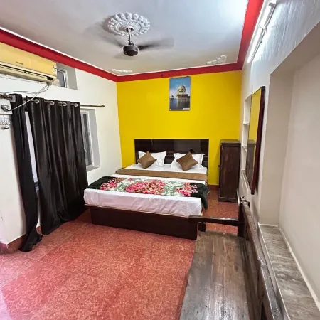 Priya Guest House