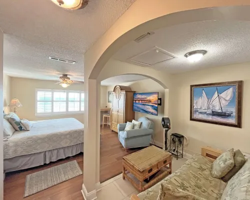 Crescent Beach I-14 Four Winds Condo Hotels in Crescent Beach