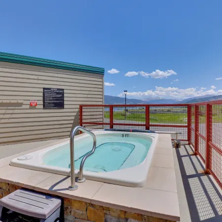Cozy Frisco Condo 360 Mtn Views and Shared Hot Tub!