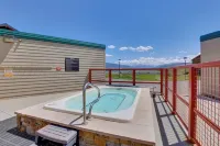 Cozy Frisco Condo 360 Mtn Views and Shared Hot Tub! - Parkering