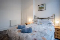 Caldey Island View - 2 Bedroom Apartment - Tenby