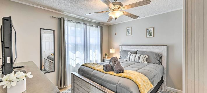 Family-Friendly Sanctuary BBQ, Patio and Yard Hotels in Plateau