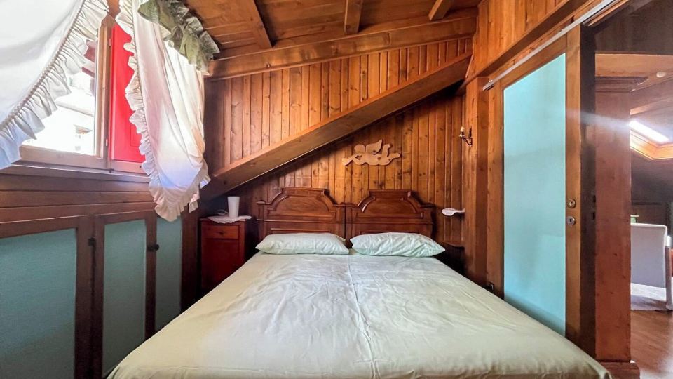 Renovated Mountain View Apartment