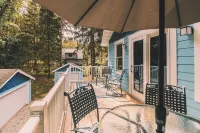 New, pet friendly home, only a 2 minute drive to Lake Mich. with beach access