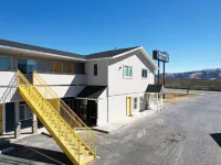 Balanced Rock Inn Hotels in Fruita