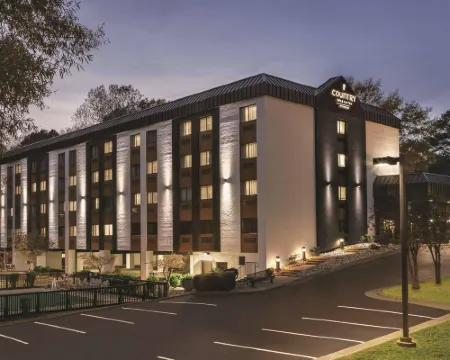 カントリー イン & スイーツ バイ ラディソン ウィリアムズバーグ イースト (ブッシュ ガーデンズ) バージニア ロバーツのホテル