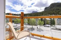 The Rundlestone Lodge - Mountain view