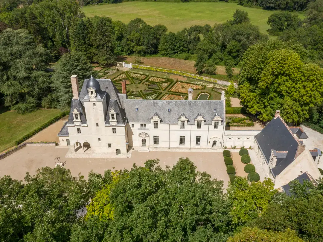 Château Louise De La Vallière - Loire Valley