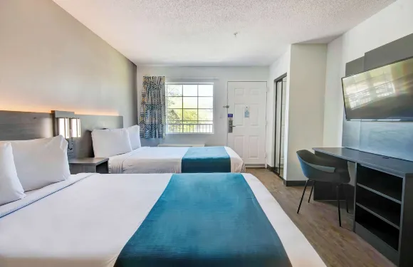 密西西比海泉 6 號開放式客房酒店