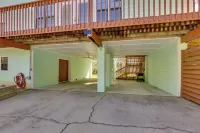 1/2 Mi to Beach! Rural Home w/ Deck in Port St Joe - WiFi