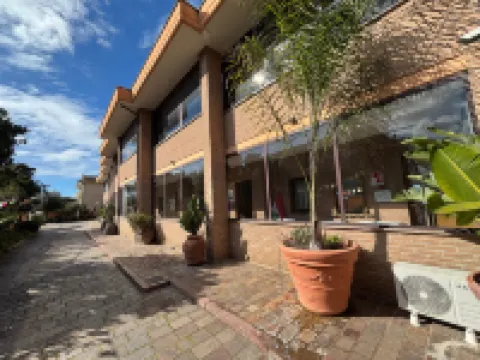Euro House Inn Airport
