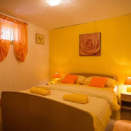 Apartment Zelja Hotels in Orebic