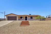 2 Mi to Sara Park: Family Retreat w/ Fire Pit - 4 estrellas