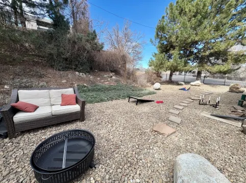 Spacious 5-bedroom house with AC and WiFi near downtown Littleton.