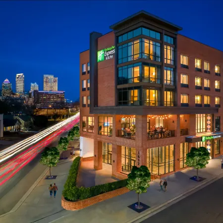 Holiday Inn Express & Suites CHARLOTTE - SOUTH END by IHG Отели рядом с достопримечательностью «Банк оф Америка Стадиум»