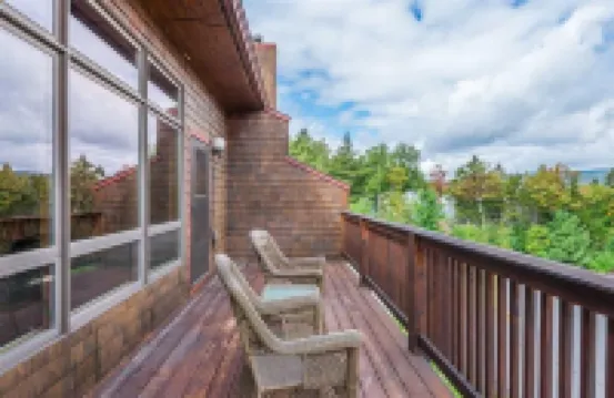 V3 Gorgeous Ski-in Mountain View Townhouse with Great Views in Bretton Woods Fast Wifi