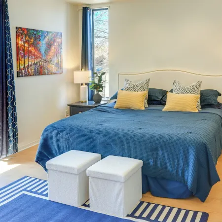 1 Mi to Unm: Convenient Albuquerque Townhome!