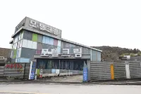 Namyangju Cream Hoteles cerca de Biblioteca Miracle de Dobong