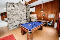 Large North Conway Vacation Home Indoor Pool, Pool Table Sleeps 22