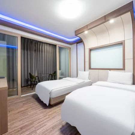 Daecheon Benikea Hotel Отели рядом с достопримечательностью «Пляж Тэчхон»