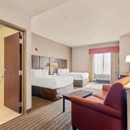 Portland Inn & Suites