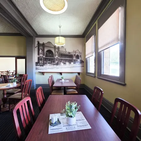 Cessnock Hotel, Hunter Valley