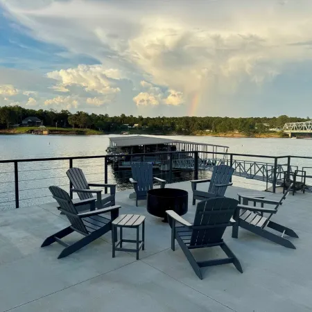 Smith Lake Condo with Pool 3bd/2bath