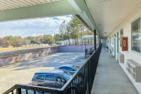 Garden Inn & Suites