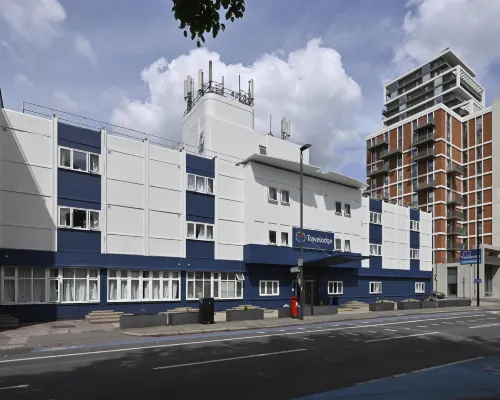 Travelodge London Battersea Hotels near Wandsworth