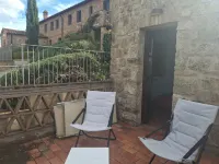 House with Private Garden in the Crete Senesi