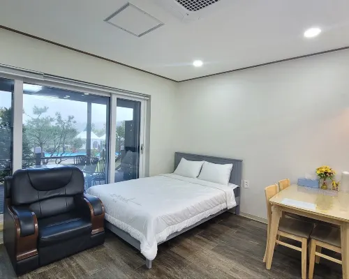 Cheorwon Myeongseong Minbak Pension Hoteles cerca de Biblioteca Galmal