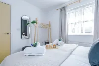 New Stunning Flat Perfect for Business Sleeps 3 - 4-Star
