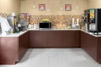 速8馬斯/瑟堡-奧克特維爾酒店 - 早餐