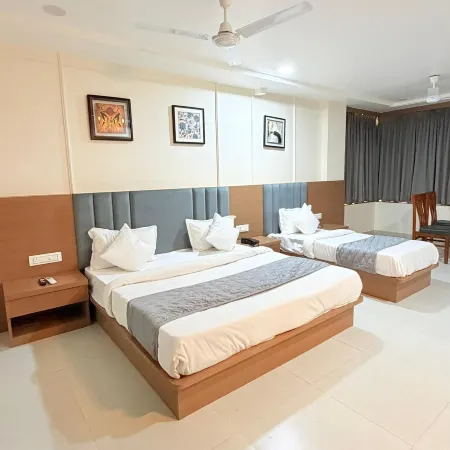 Hotel TGR Bharuch