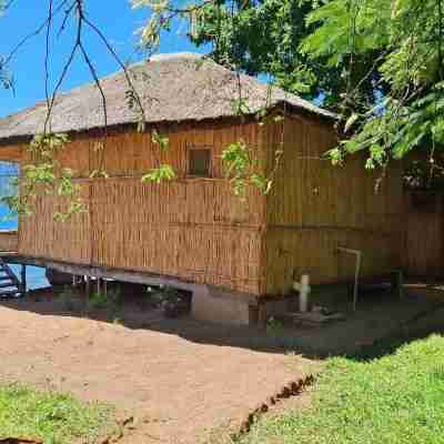 Anake Lodge Hotel Exterior