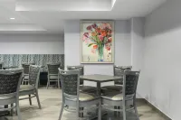 威廉斯堡Homewood套房飯店 - 早餐