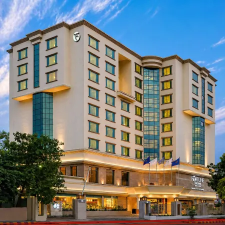 Fortune Landmark, Ahmedabad - Member ITC Hotels' Group Отели рядом с достопримечательностью «Мечеть Sidi Bashir»