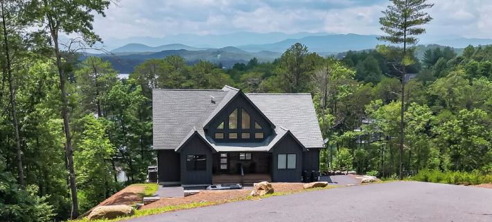 Quiet Waterfront Lake House with Private Dock Hôtels à&nbsp;: Comte de McDowell